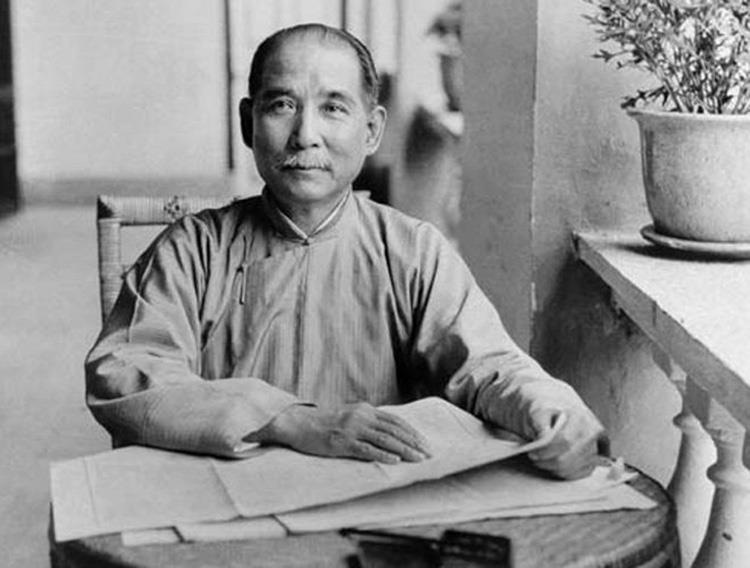 Pe 12 noiembrie. Astăzi este ziua de naștere a lui Sun Yat-sen.